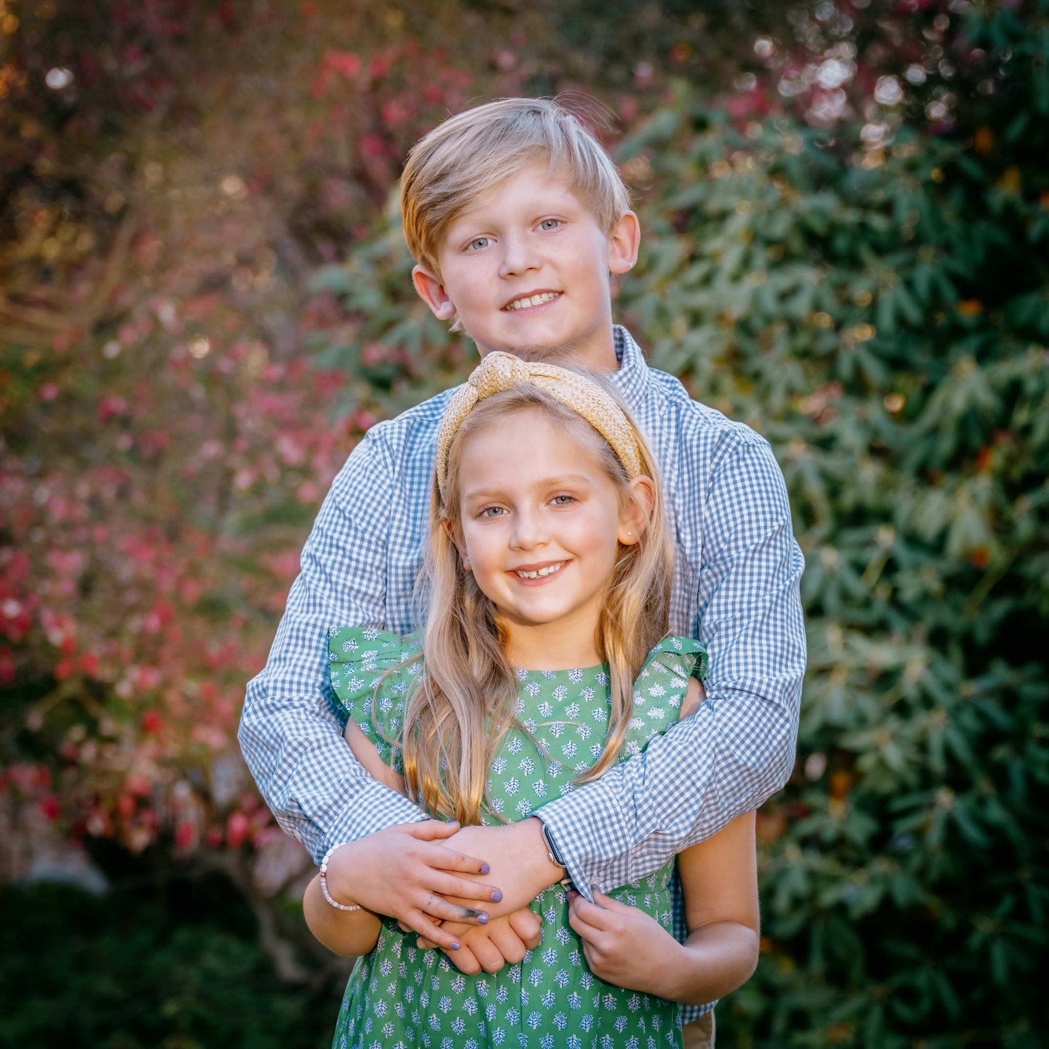 Todd Rosen's two children outdoors
